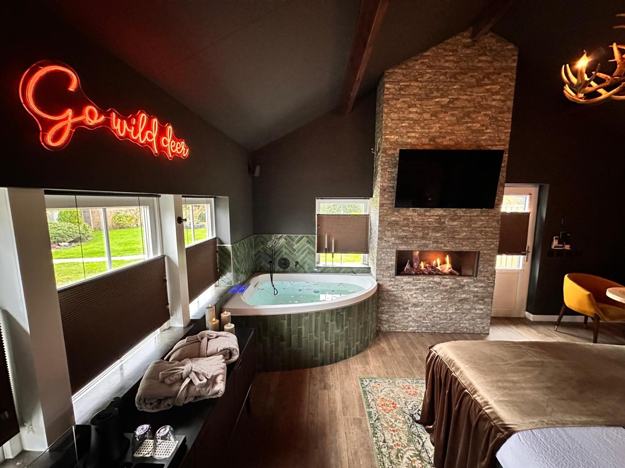 Wellness Tuin - Ultieme Partner Beleving - St Hubertus Suite Met Jacuzzi ,Openhaard, Prive Hottub En Prive Sauna In Jachthut Stijl Герст Екстер'єр фото