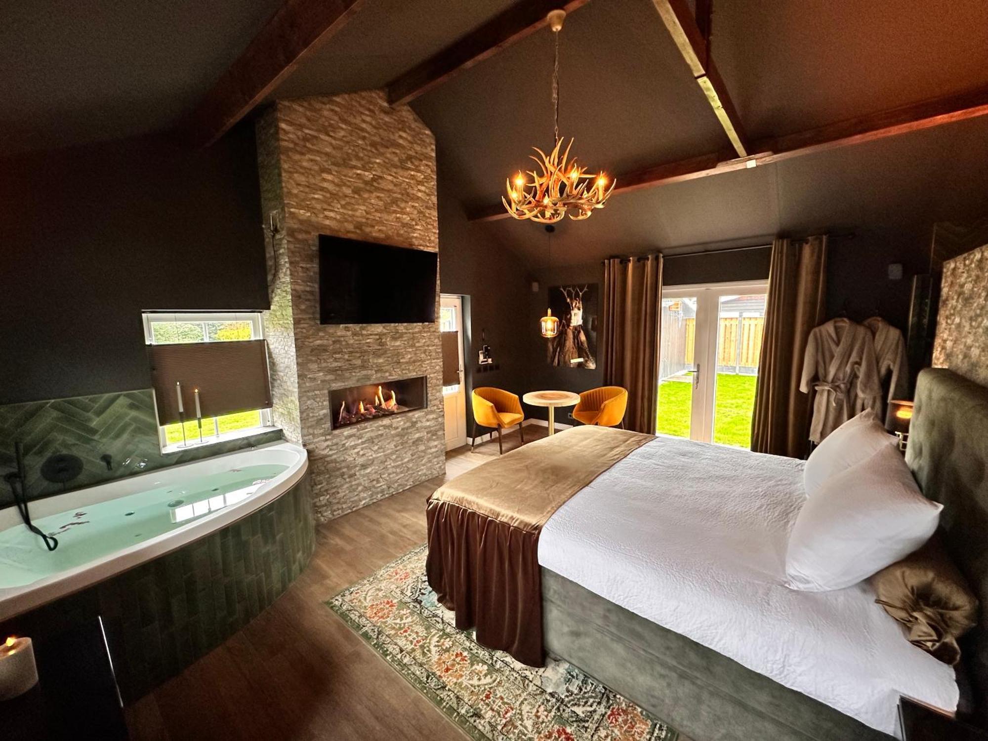 Wellness Tuin - Ultieme Partner Beleving - St Hubertus Suite Met Jacuzzi ,Openhaard, Prive Hottub En Prive Sauna In Jachthut Stijl Герст Екстер'єр фото