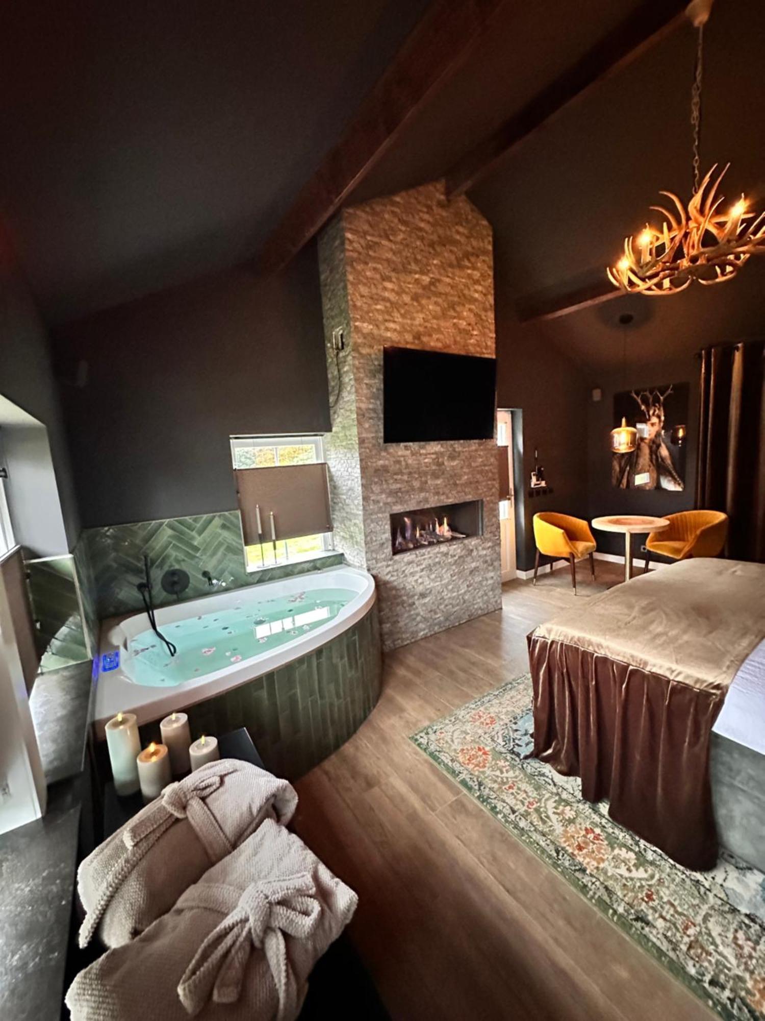Wellness Tuin - Ultieme Partner Beleving - St Hubertus Suite Met Jacuzzi ,Openhaard, Prive Hottub En Prive Sauna In Jachthut Stijl Герст Екстер'єр фото