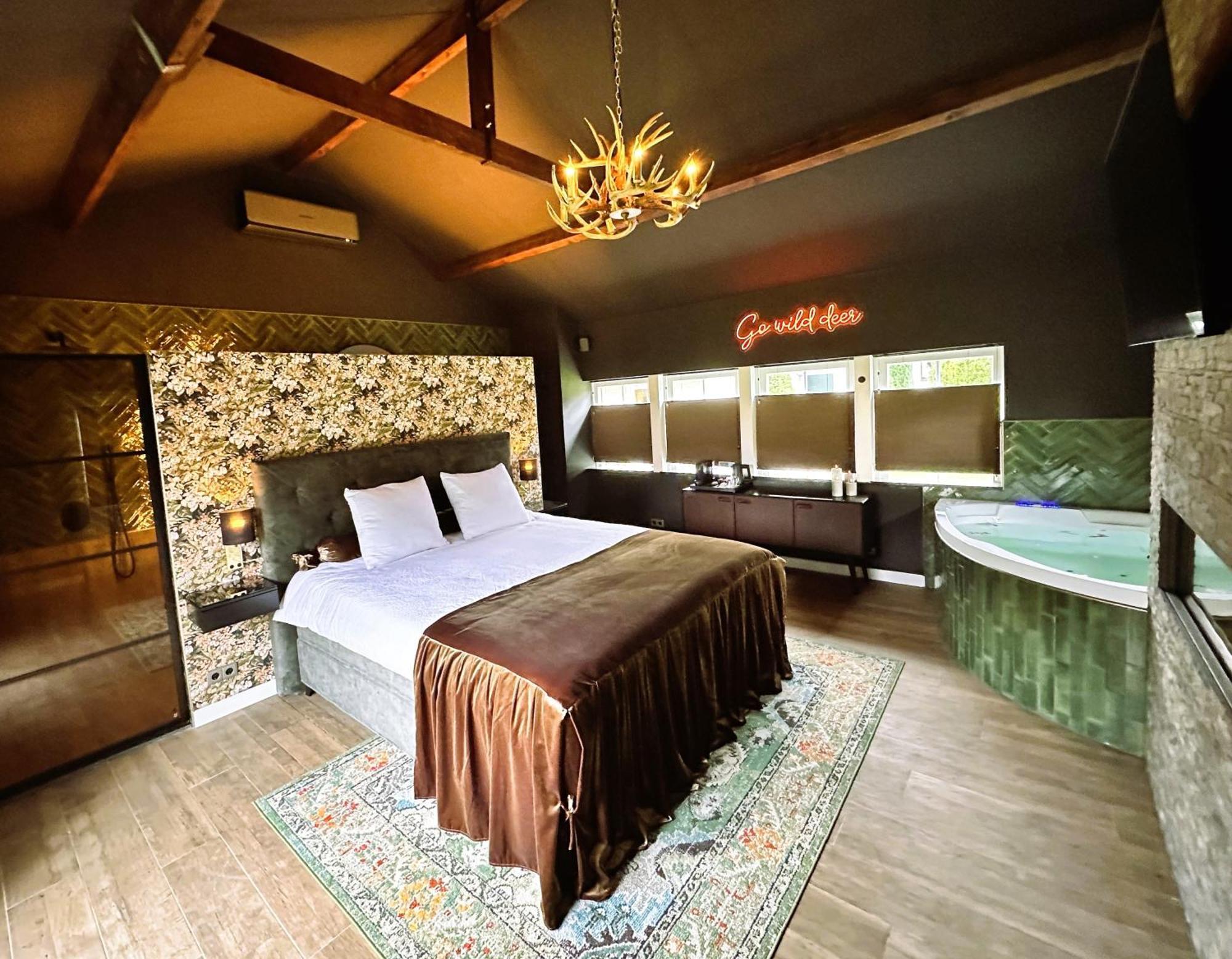 Wellness Tuin - Ultieme Partner Beleving - St Hubertus Suite Met Jacuzzi ,Openhaard, Prive Hottub En Prive Sauna In Jachthut Stijl Герст Екстер'єр фото